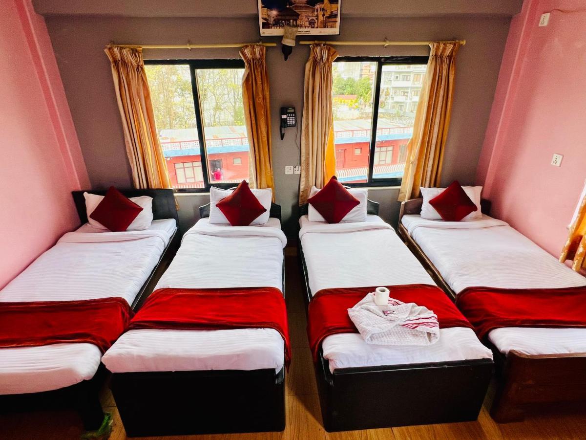 Hotel Donosti ポカラ エクステリア 写真