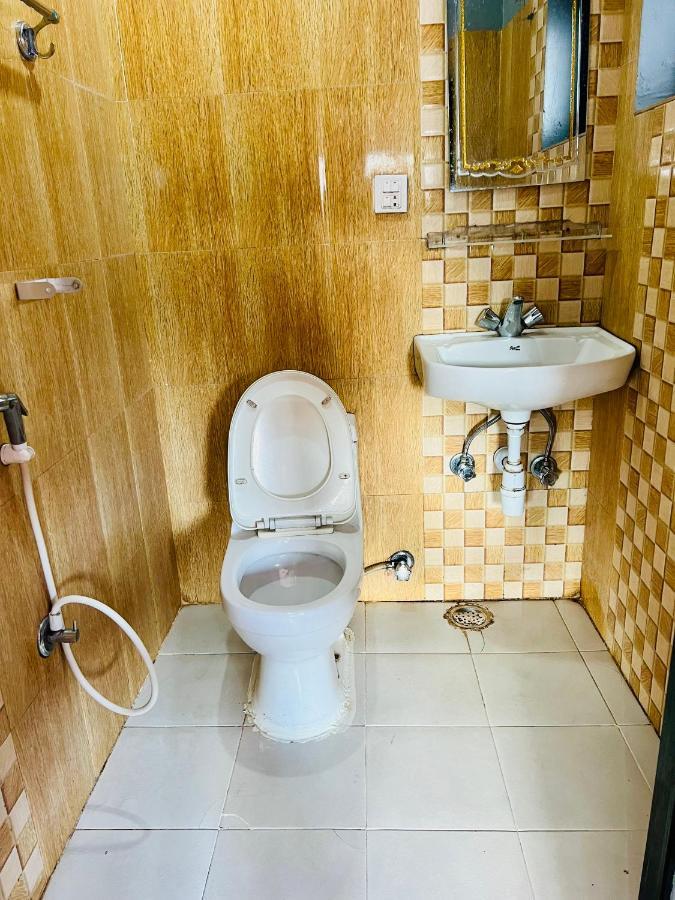 Hotel Donosti ポカラ エクステリア 写真